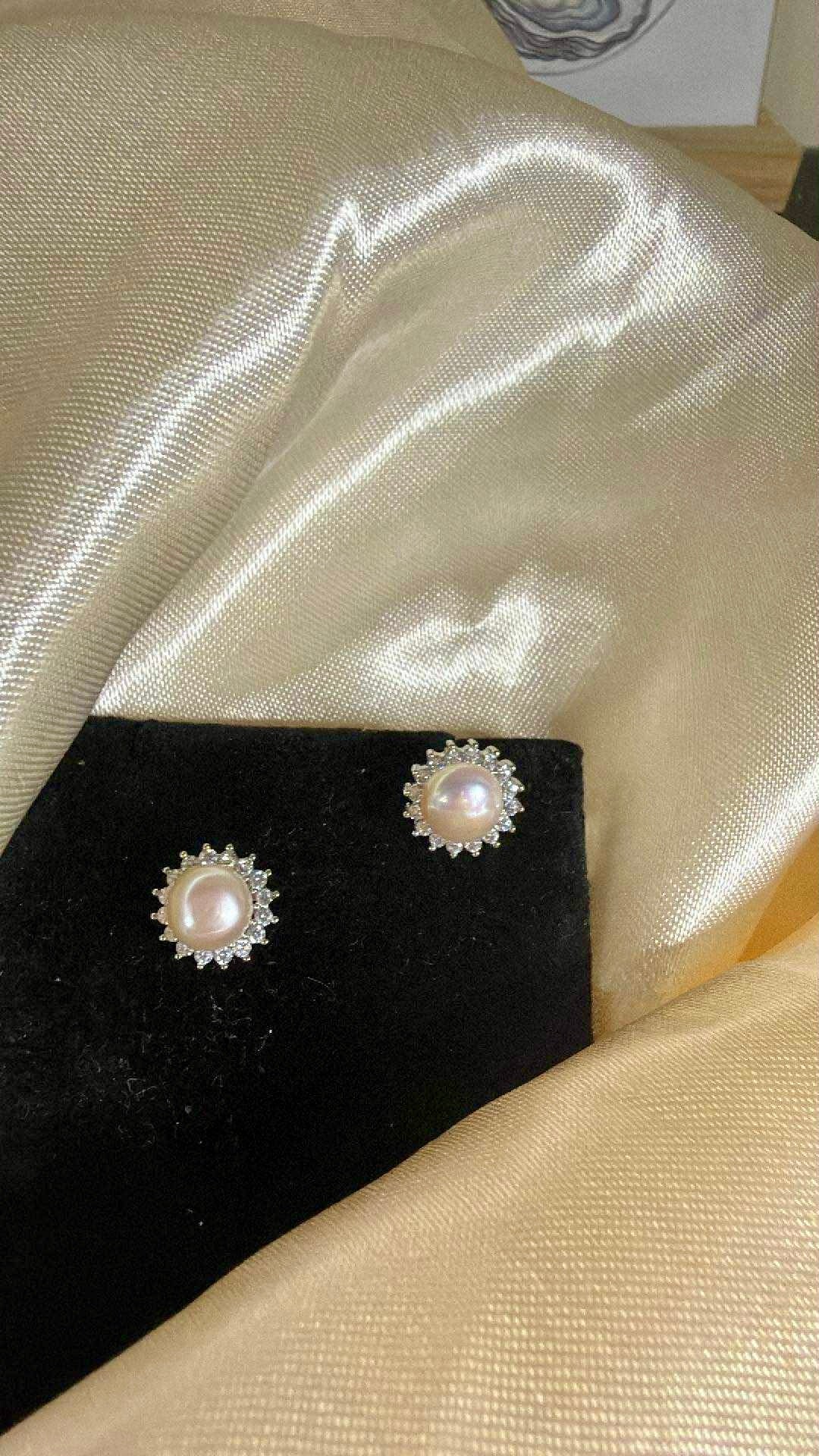 White Button Pearl Sunflower Stud Earrings