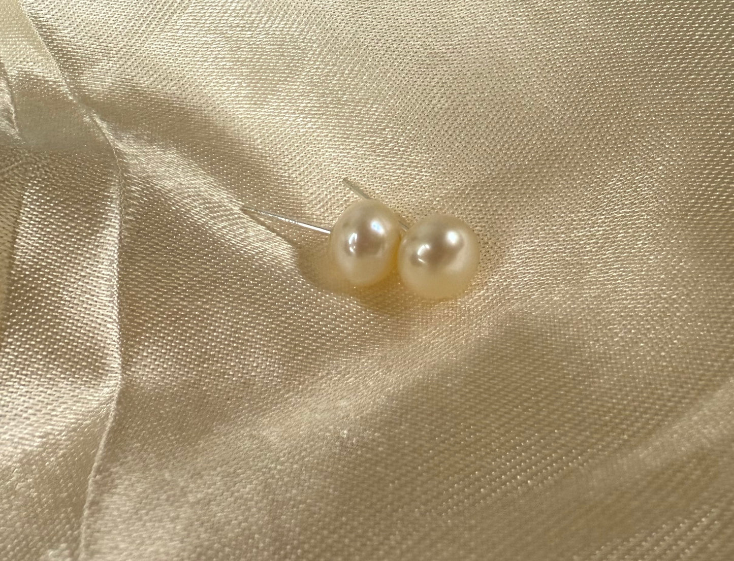 Natural Freshwater Pearl Stud Earrings- White