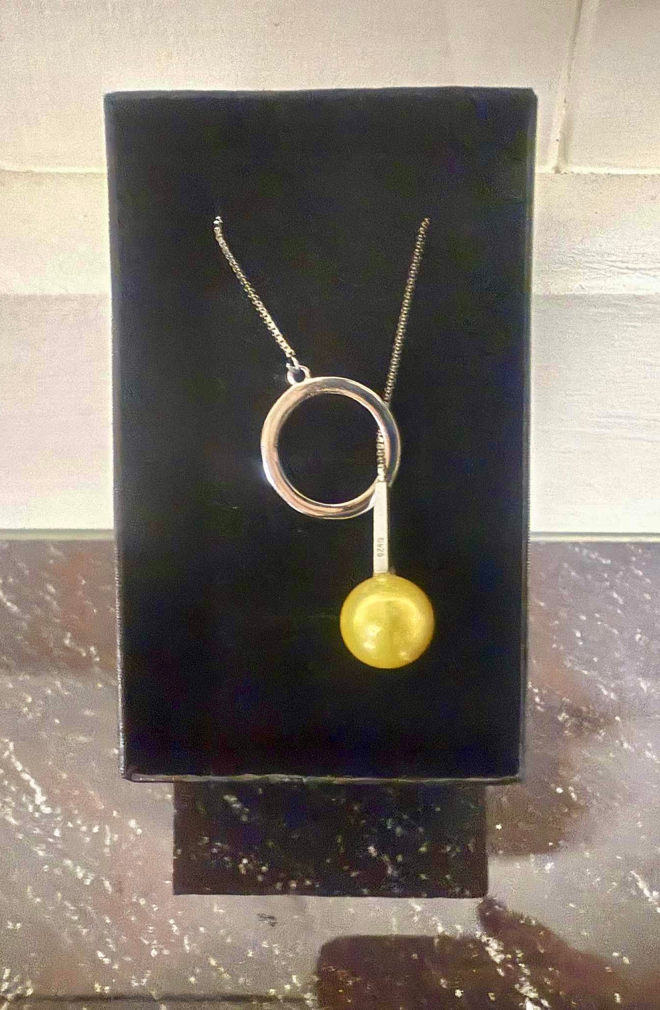 Simple Round Necklace - with yellow Edison Pearl