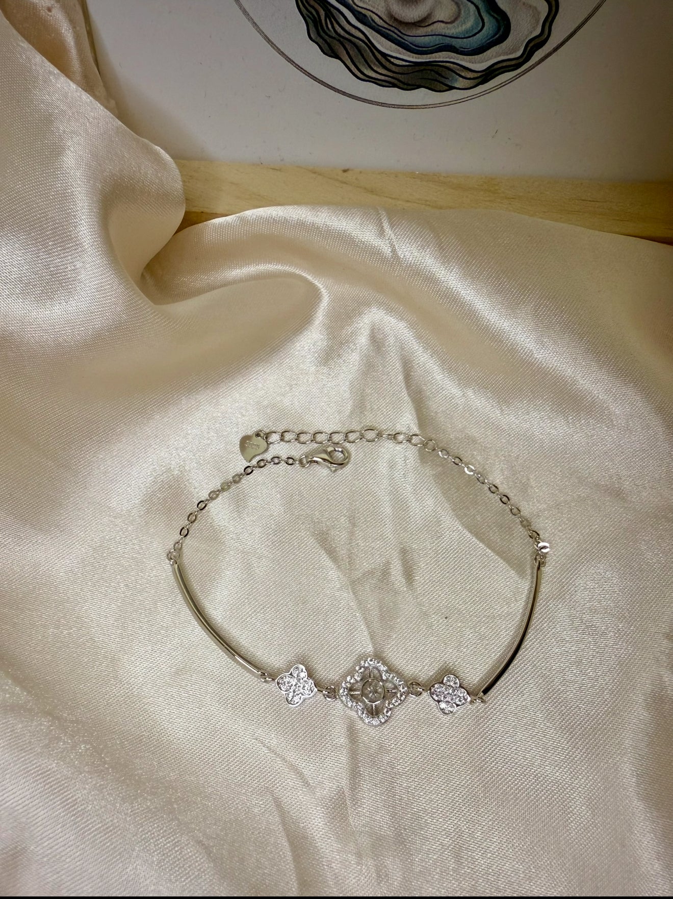 Clover Bracelet - includes single oyster opening