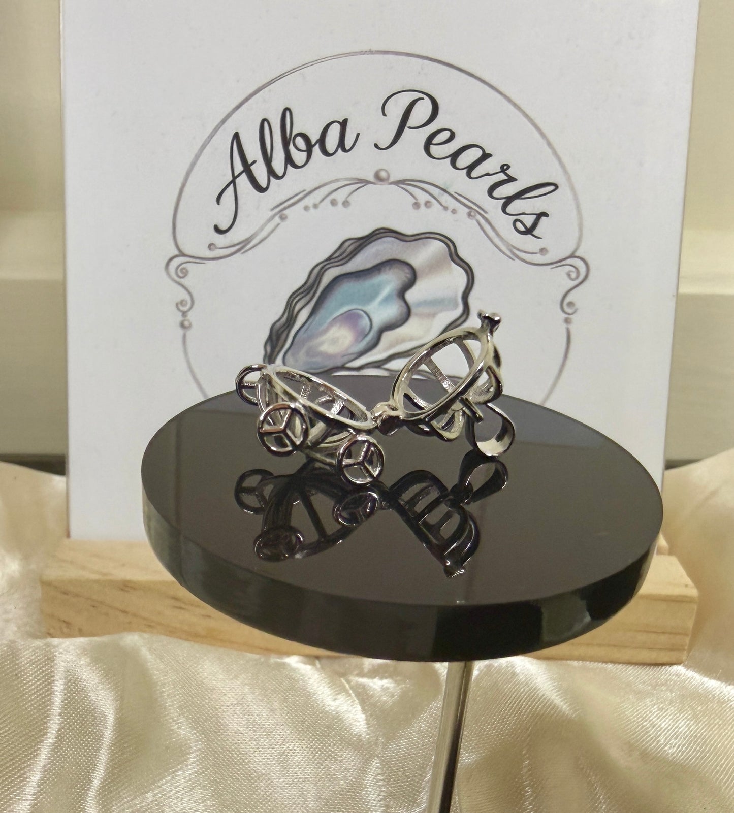 Cinderella Carriage Cage - includes single Oyster opening