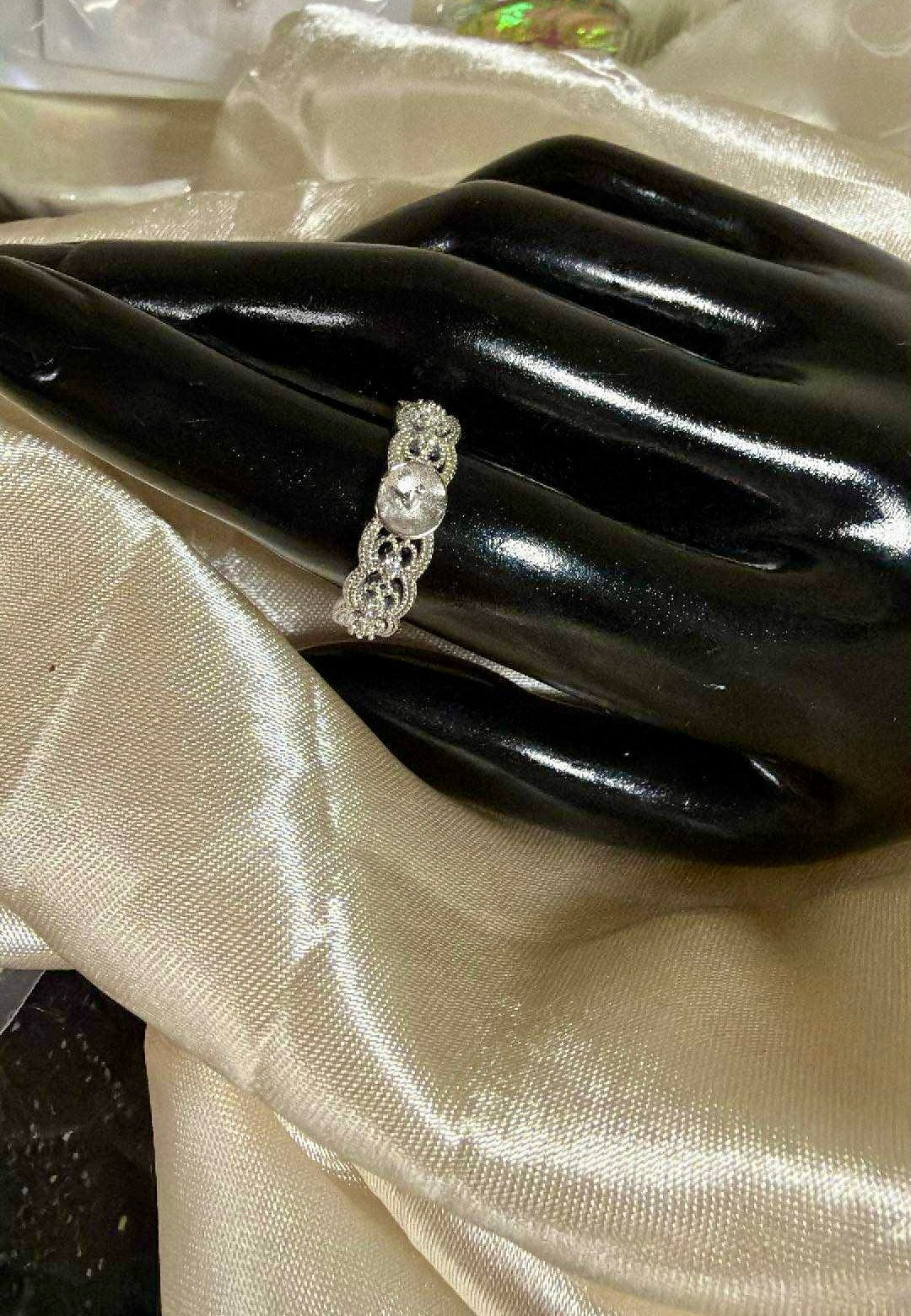 Elegant Edison Ring - includes Edison Oyster opening