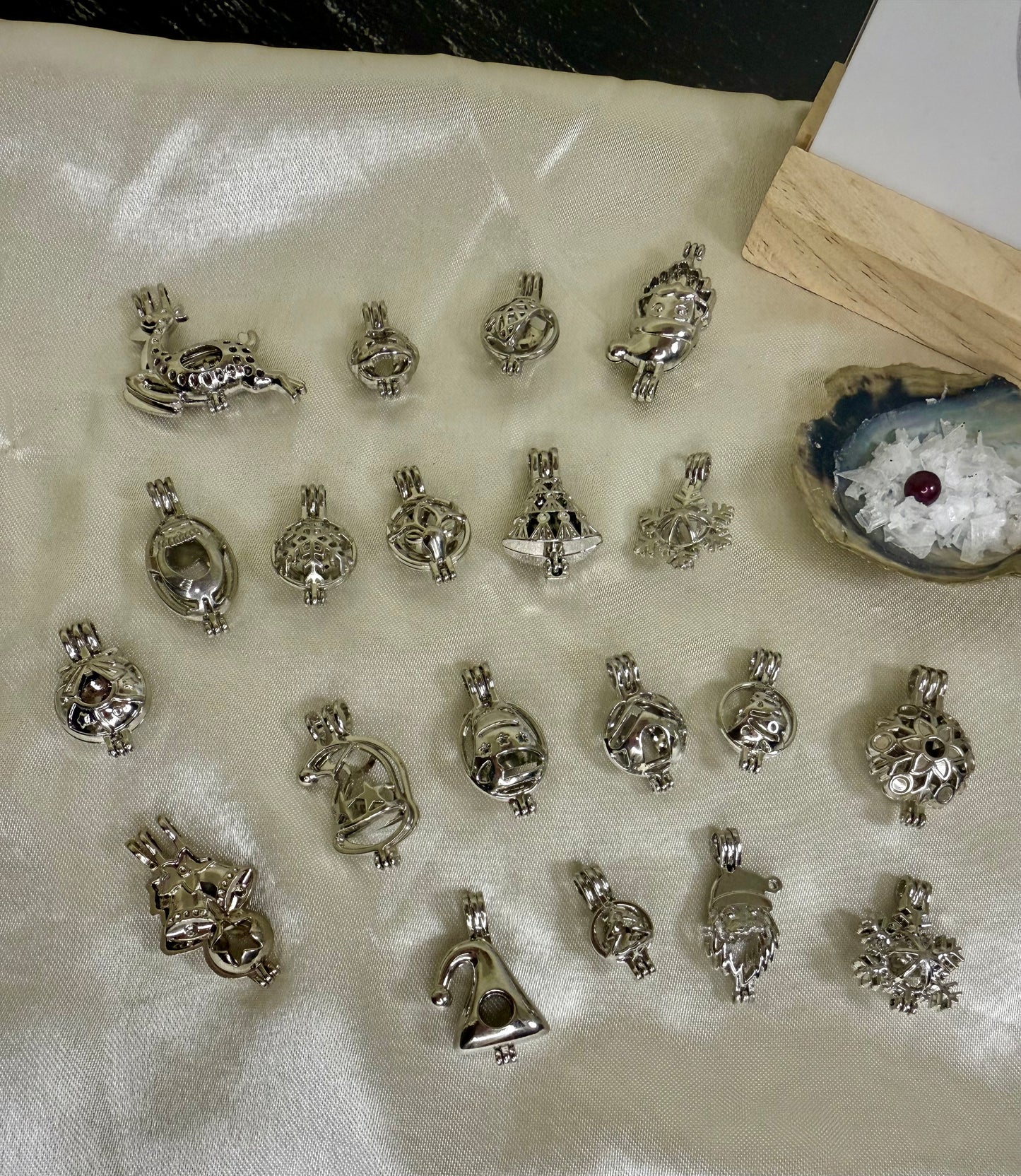 Christmas Pearl Party Bag