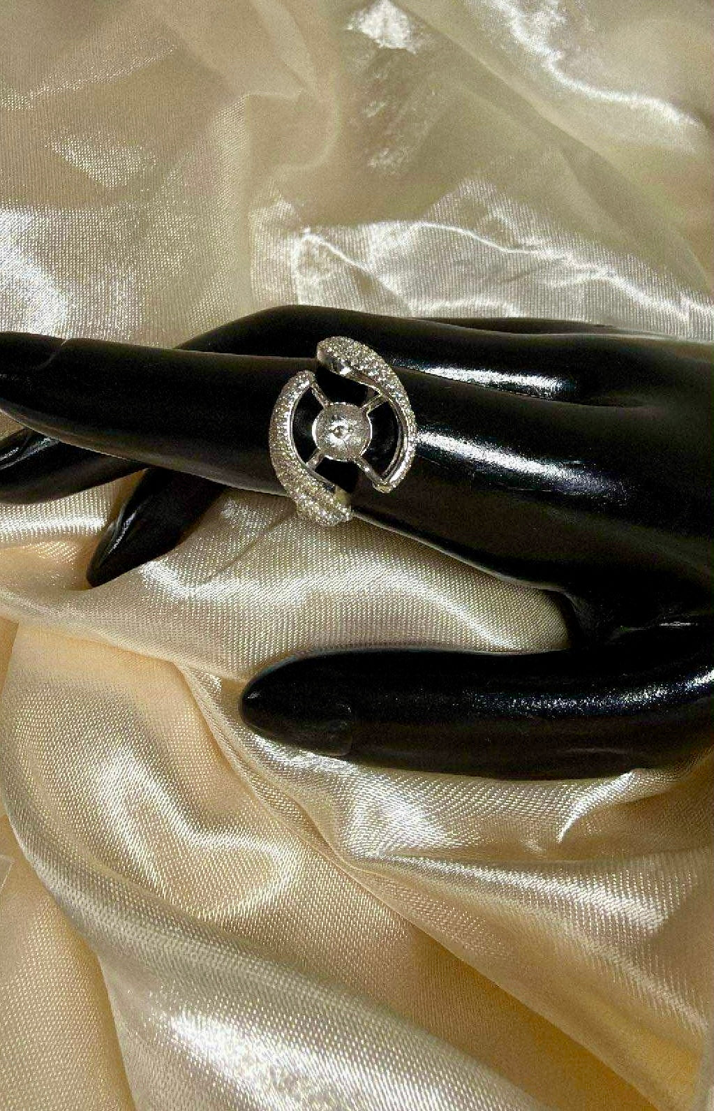 The Alba Ring - includes Edison Oyster opening