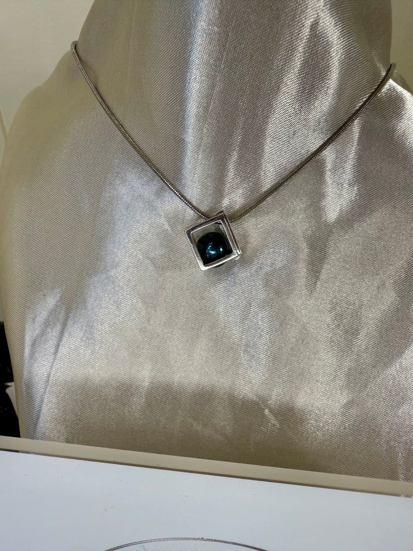 Cube Pendant Cage - Includes Edison Oyster opening