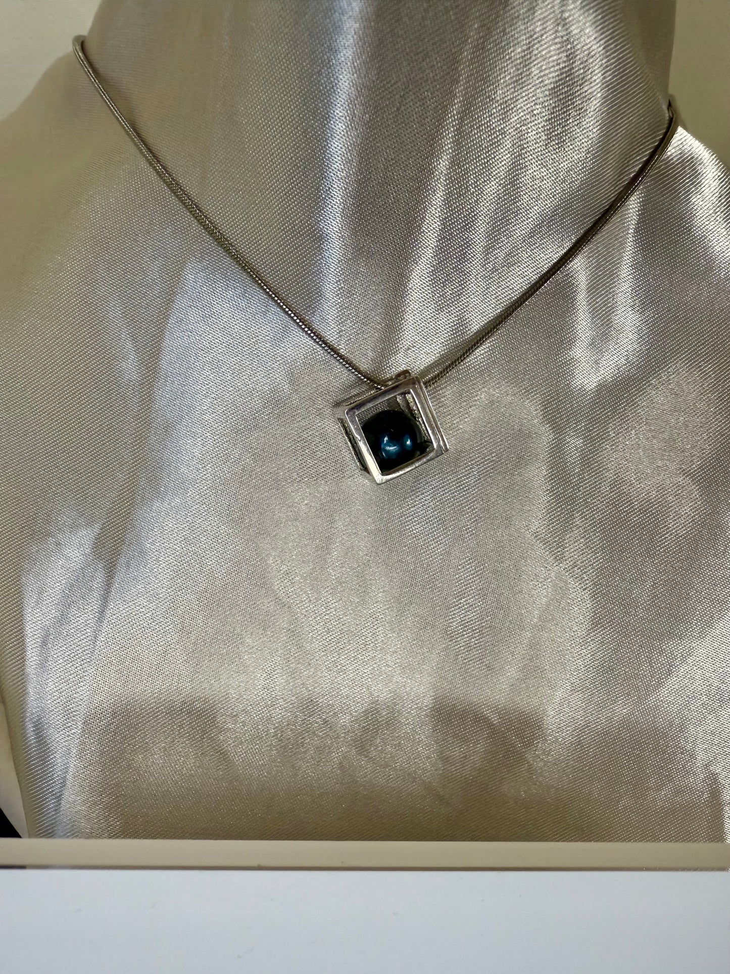 Cube Pendant Cage - Includes Edison Oyster opening