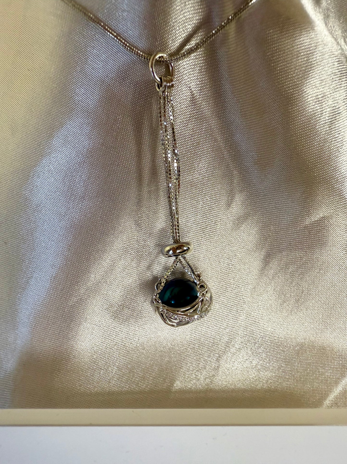 Edison Pearl Basket Pendant - Upgrade to include oyster opening available