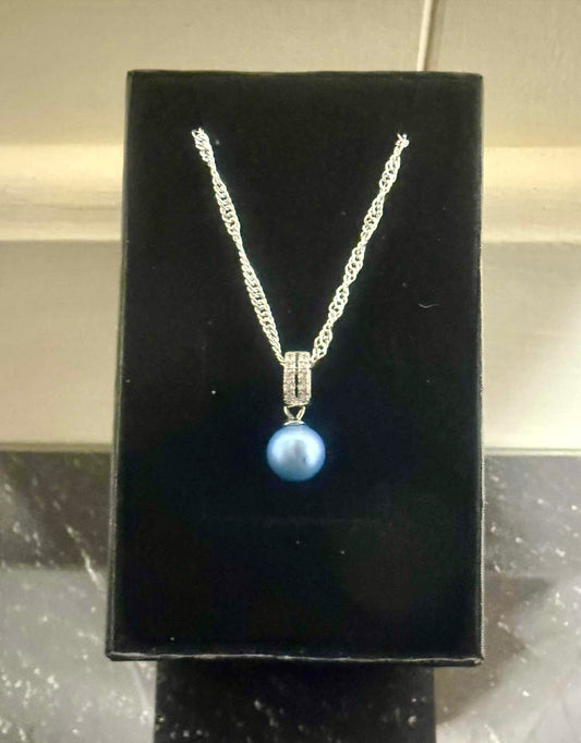 Cubic Zirconia detail Pendant Necklace - Blue Pearl
