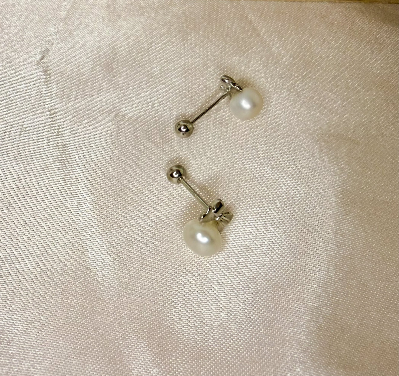 Bow Stud Earrings - white button pearls