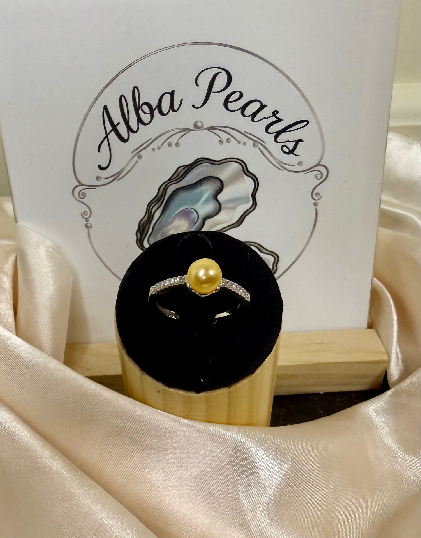 Simple Cubic Zirconia Ring - Includes single oyster opening