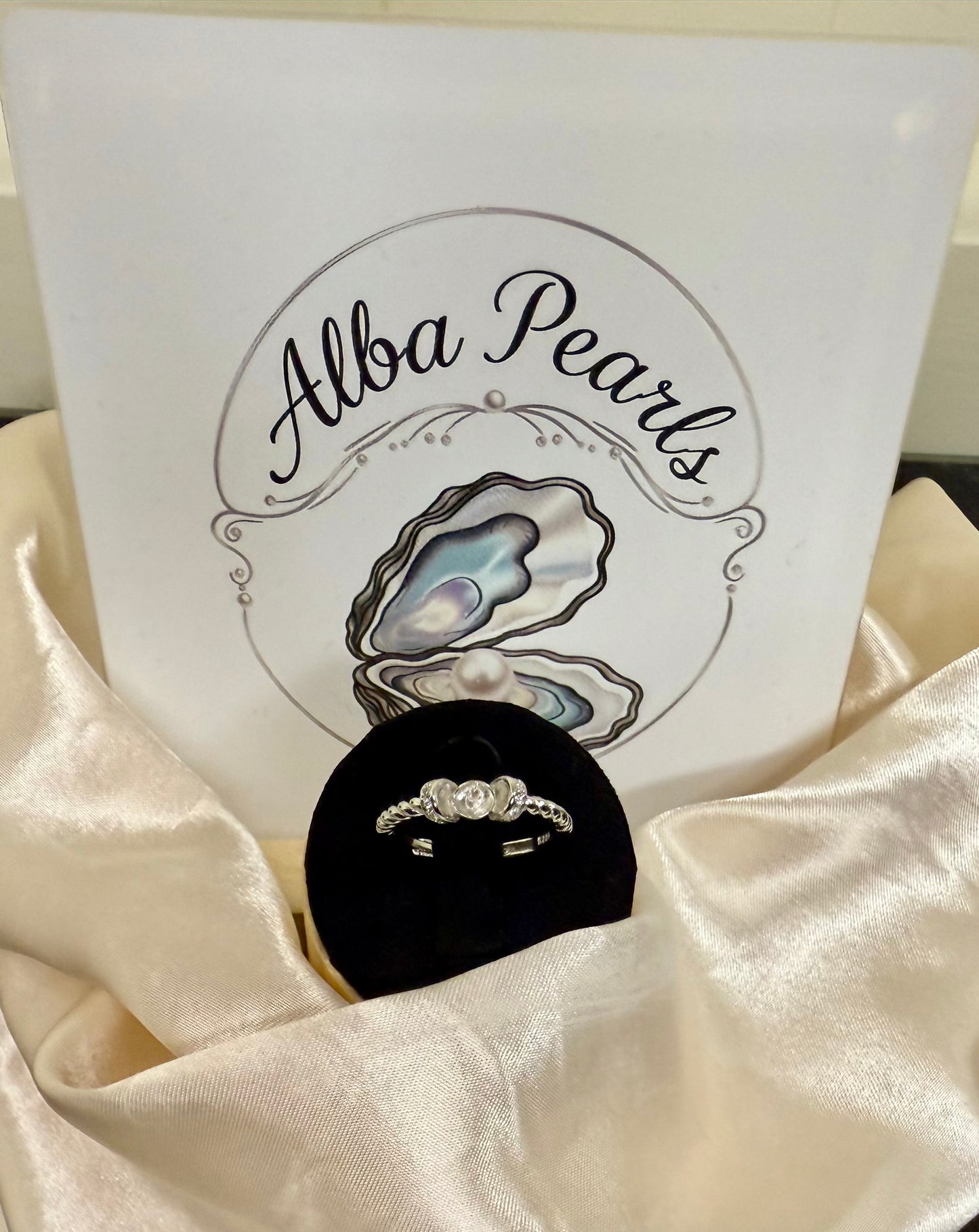 Twist Style Ring - Includes single oyster opening