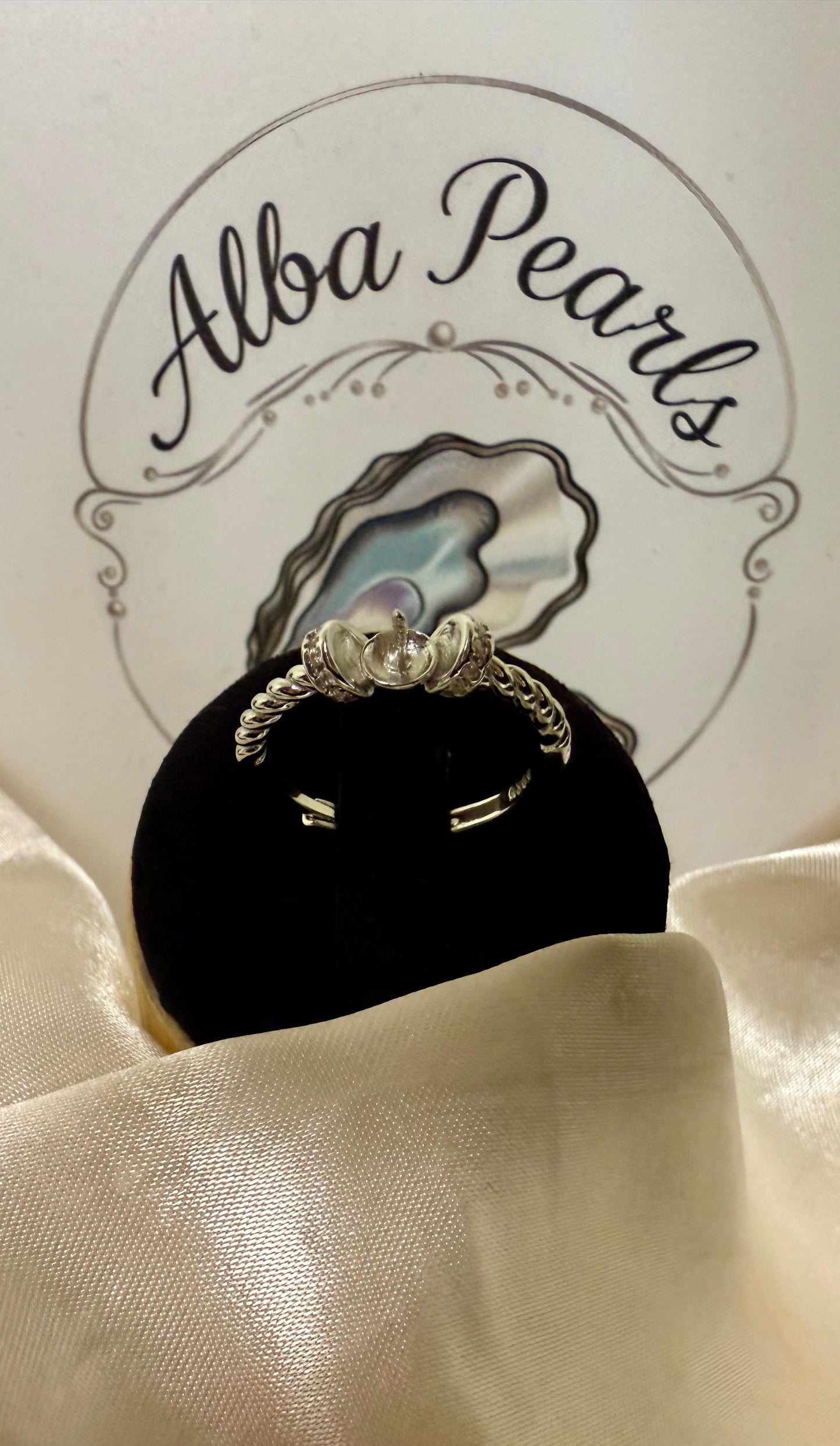 Twist Style Ring - Includes single oyster opening