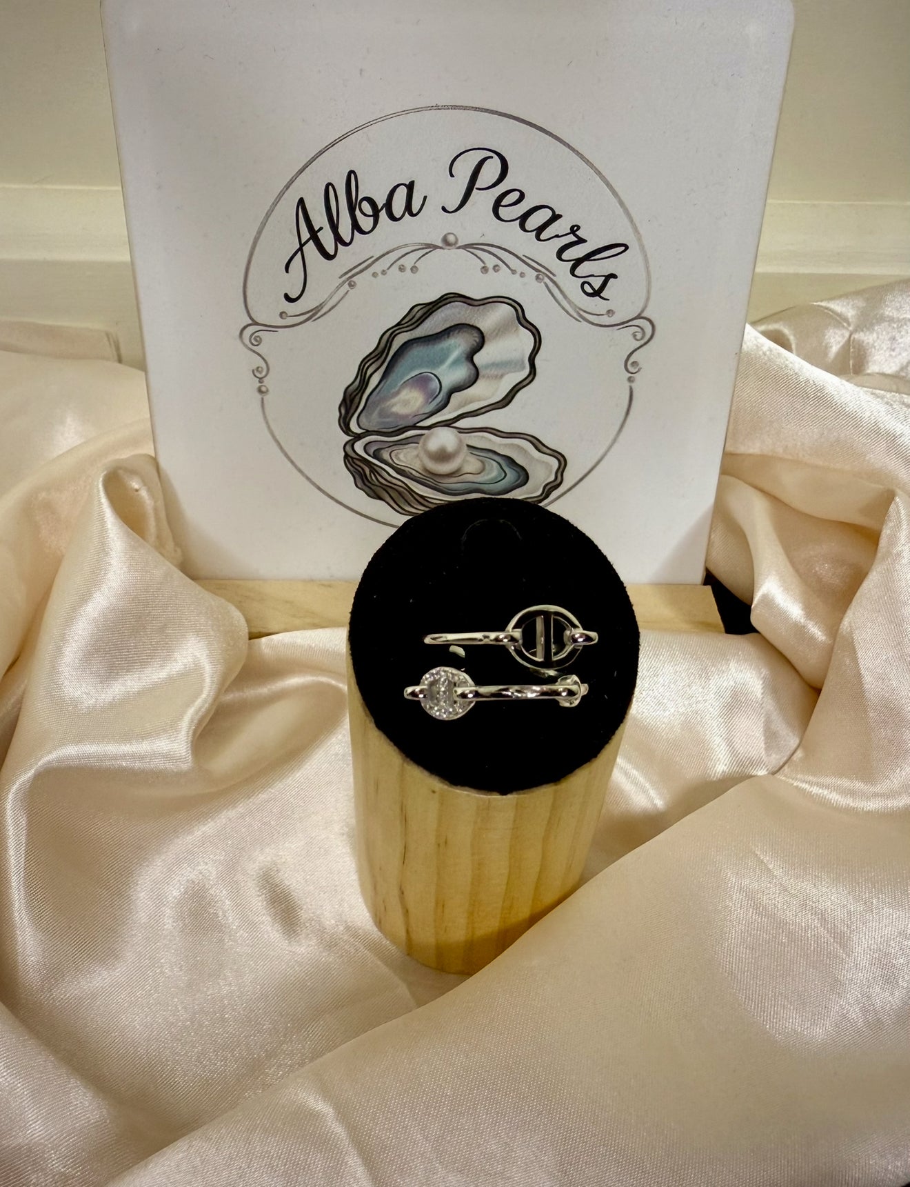 Inspired design Ring - Includes single Oyster Opening