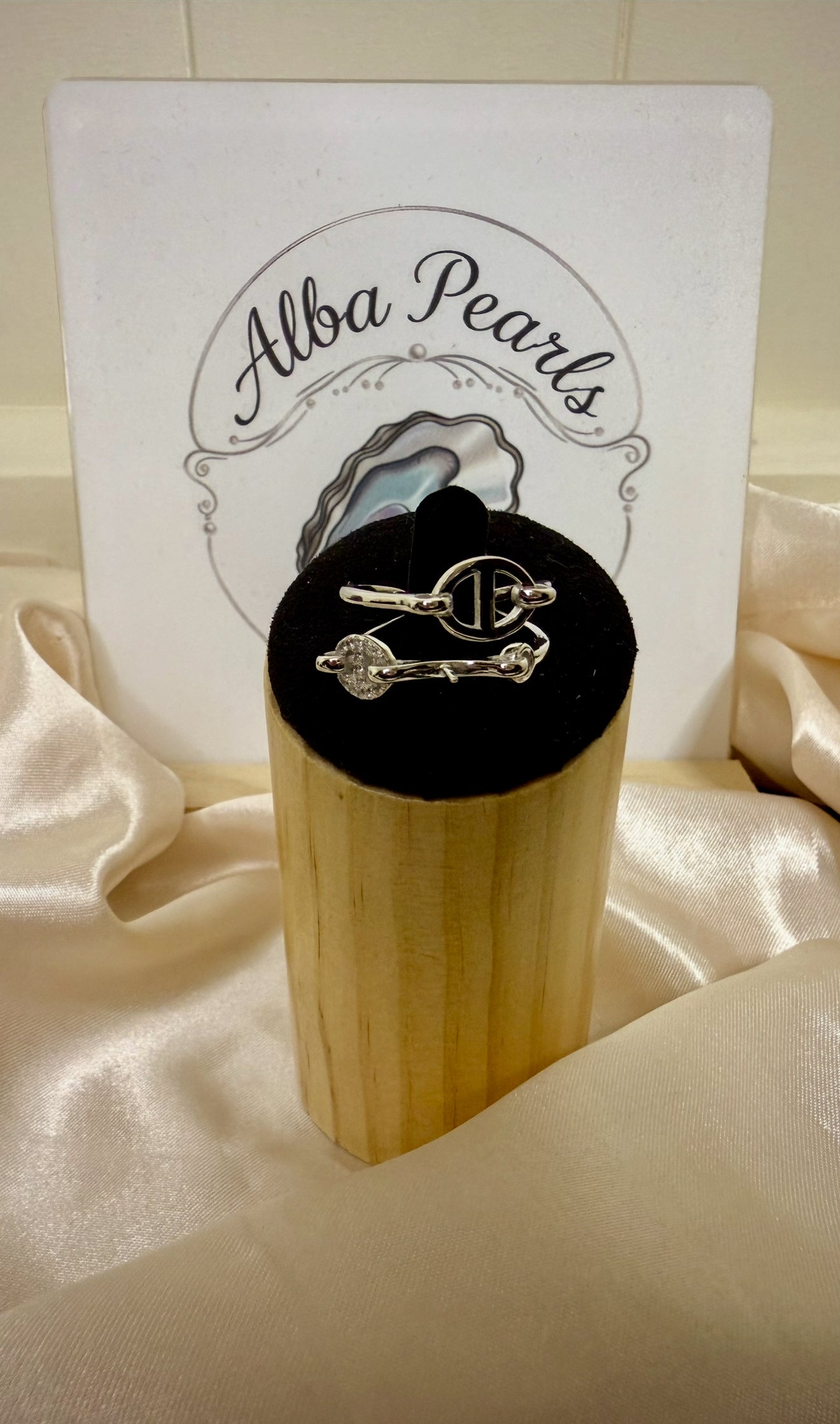 Inspired design Ring - Includes single Oyster Opening