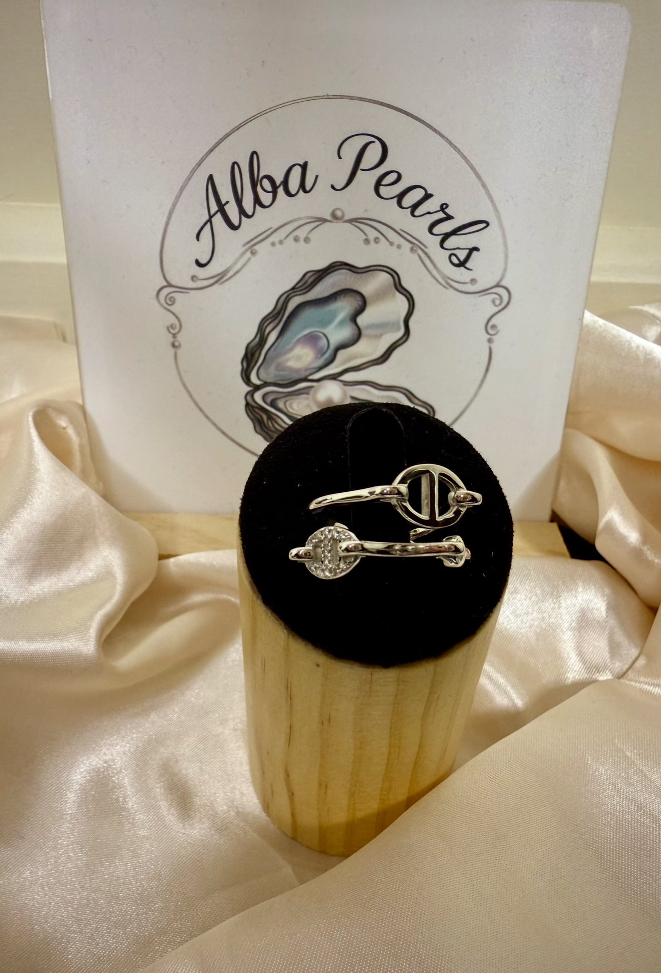 Inspired design Ring - Includes single Oyster Opening